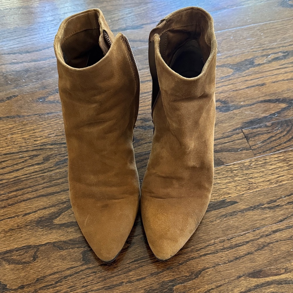 Vince Camuto Tan Suede Ankle Booties size 8
